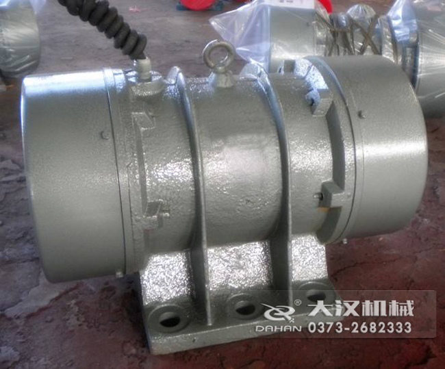 VB振動電機(jī)是靠偏心塊的振動而造成的,振動源所以偏心塊的角度和大小是比較重要的。